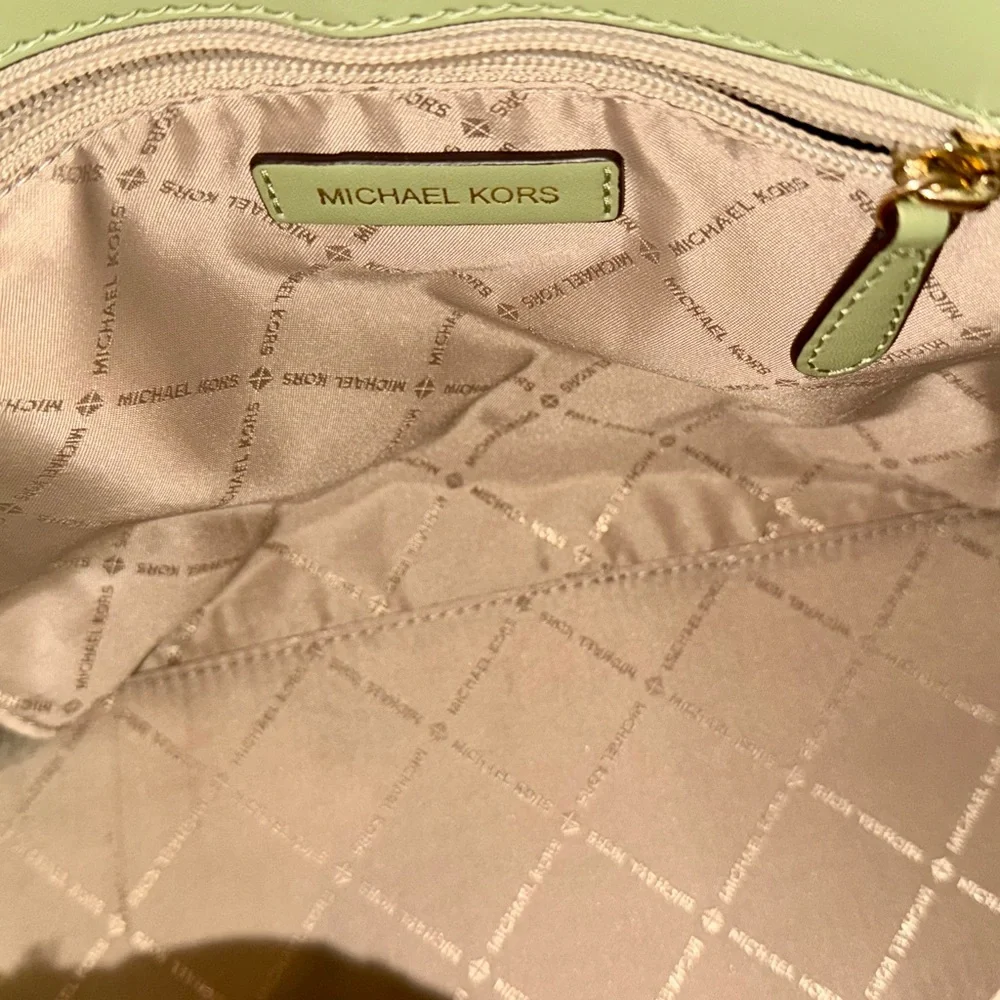 Michael Kors Emilia Signature Satchel NWOT Authentic - Picture 7 of 9